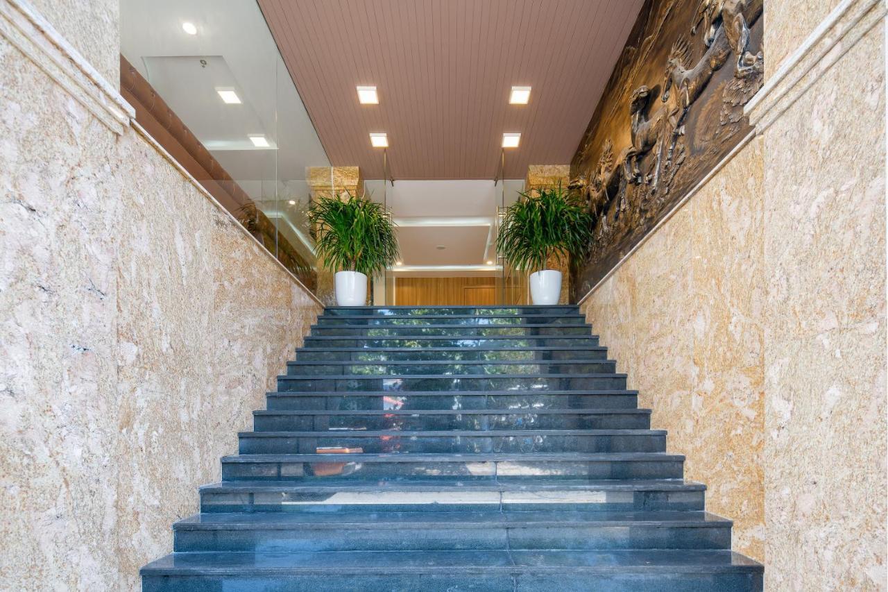 Lotus Rock 05 Hotel Дананг Екстер'єр фото